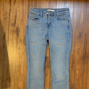 Levi's Classic Mid Rise Jeans Size 6
